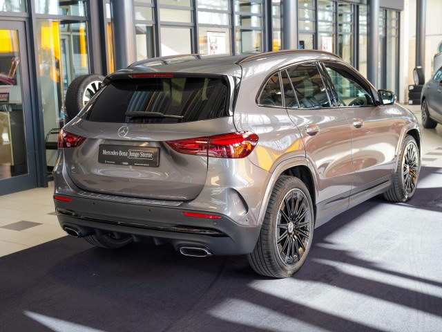 Mercedes-Benz GLA 220