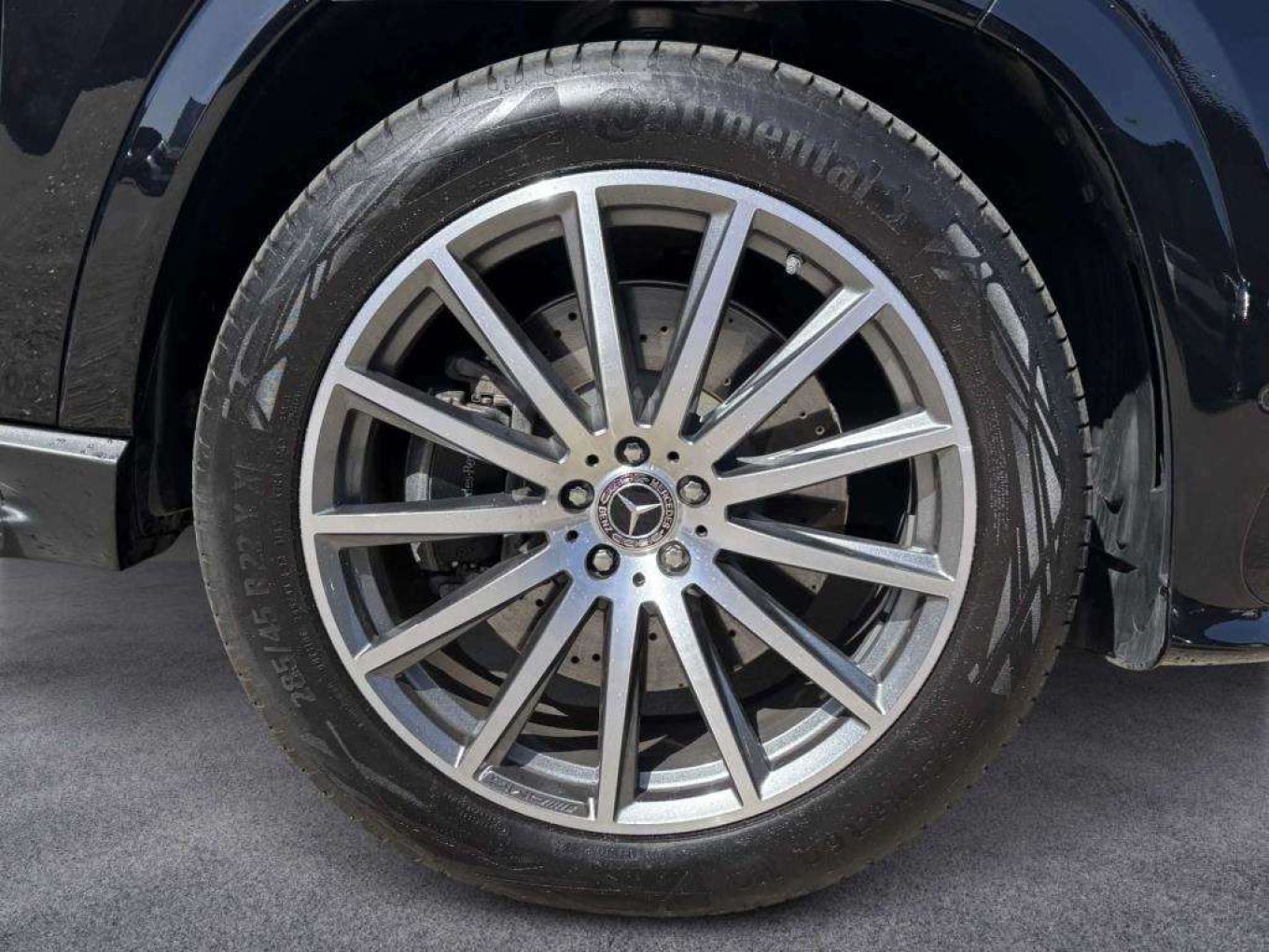 2025 Mercedes-Benz GLS thumbnail 8
