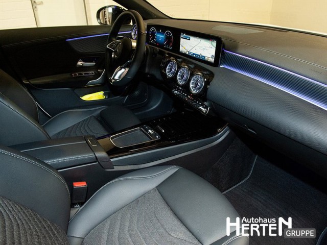 Mercedes-Benz CLA 220