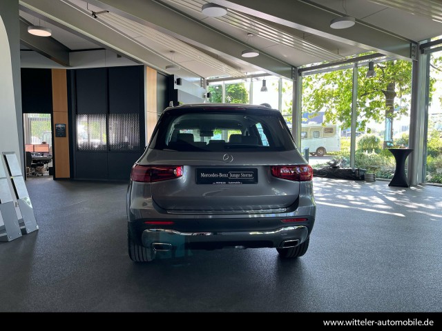 Mercedes-Benz GLB 220