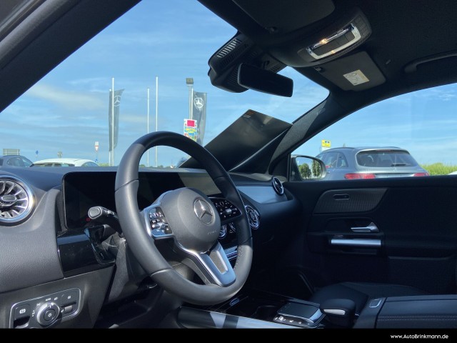 Mercedes-Benz GLA 220