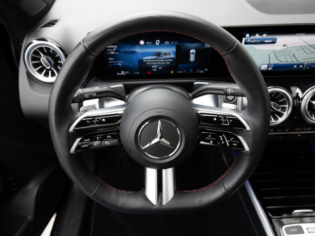 Mercedes-Benz GLB 220
