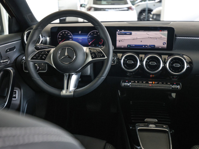 Mercedes-Benz A 220