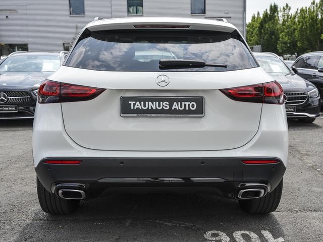 Mercedes-Benz GLA 220