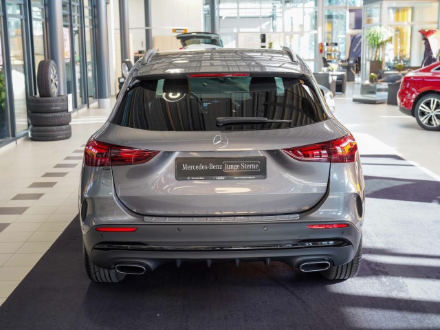 Mercedes-Benz GLA 220