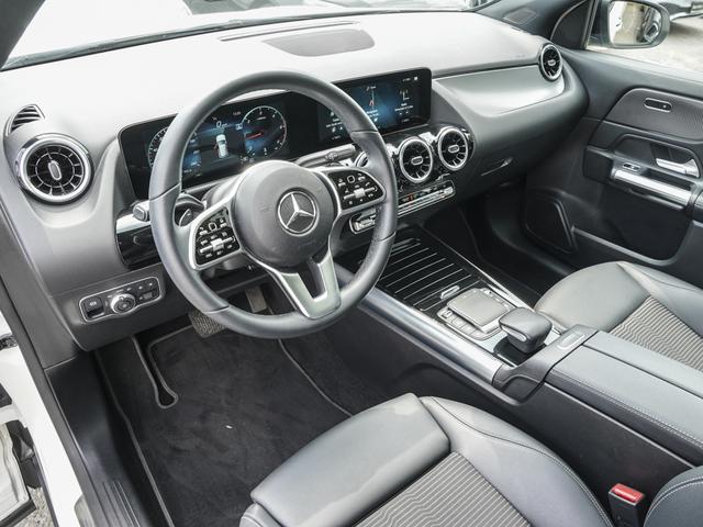 Mercedes-Benz GLA 220