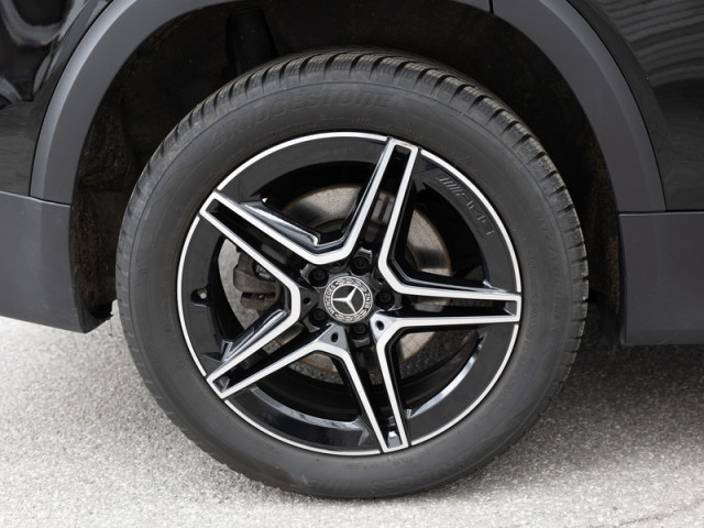 Mercedes-Benz GLB 220