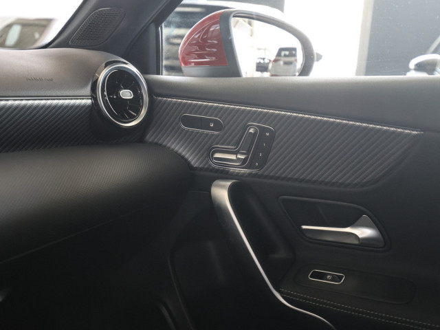 Mercedes-Benz A 220