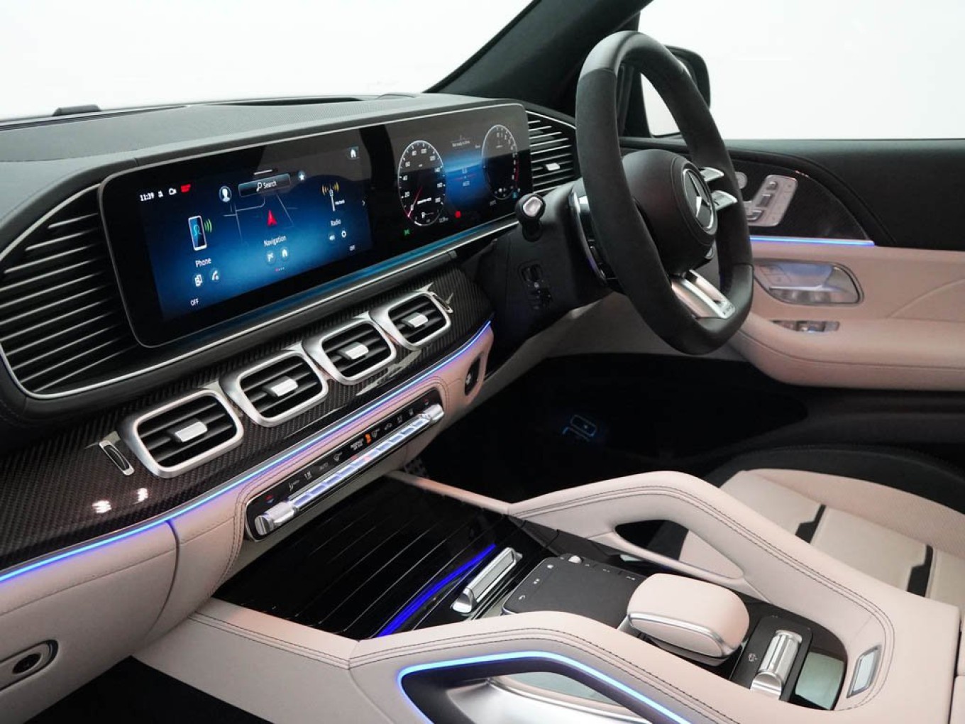 2025 Mercedes-Benz GLE thumbnail 4
