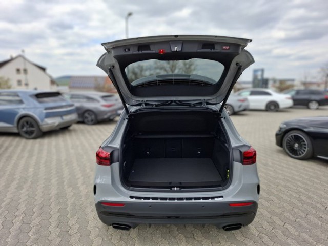 Mercedes-Benz GLA 220