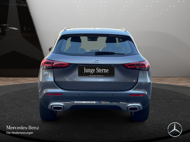Mercedes-Benz GLA 220
