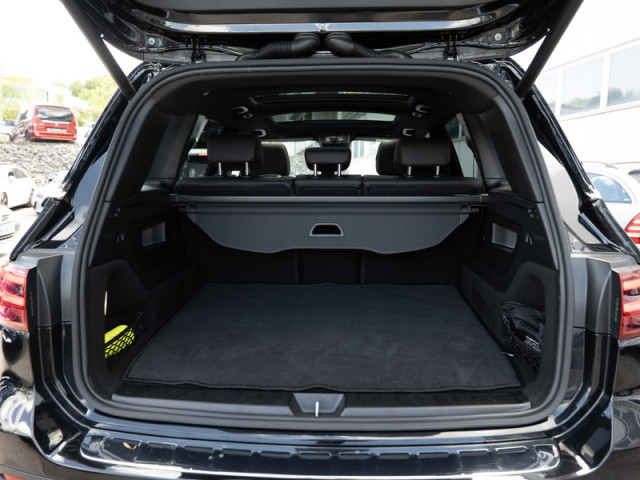 Mercedes-Benz GLB 220