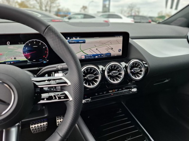 Mercedes-Benz GLA 220