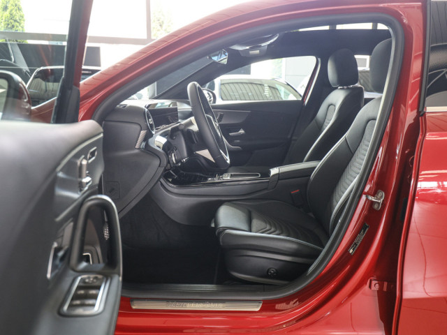 Mercedes-Benz A 220
