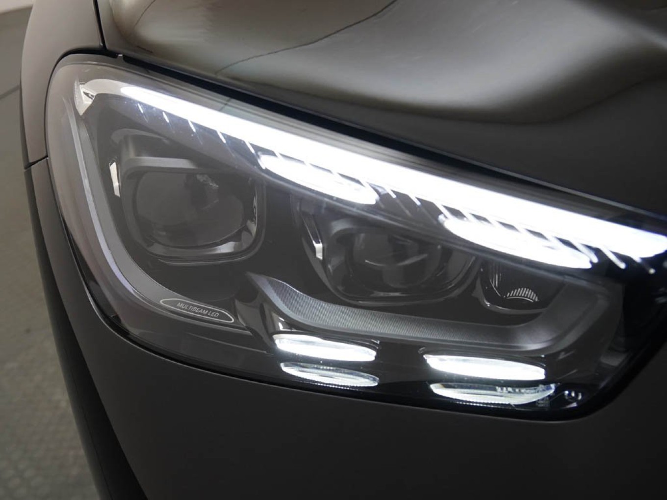 2025 Mercedes-Benz GLE thumbnail 20