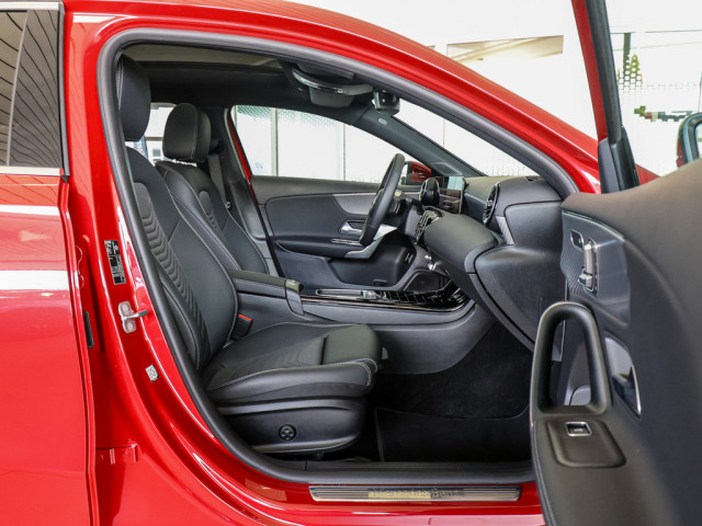Mercedes-Benz A 220