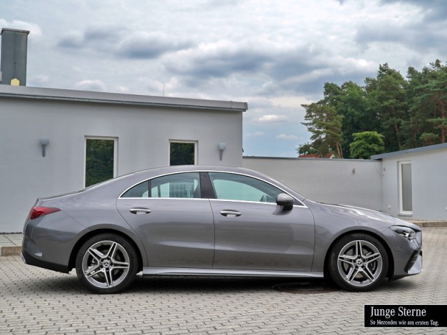 Mercedes-Benz CLA 200