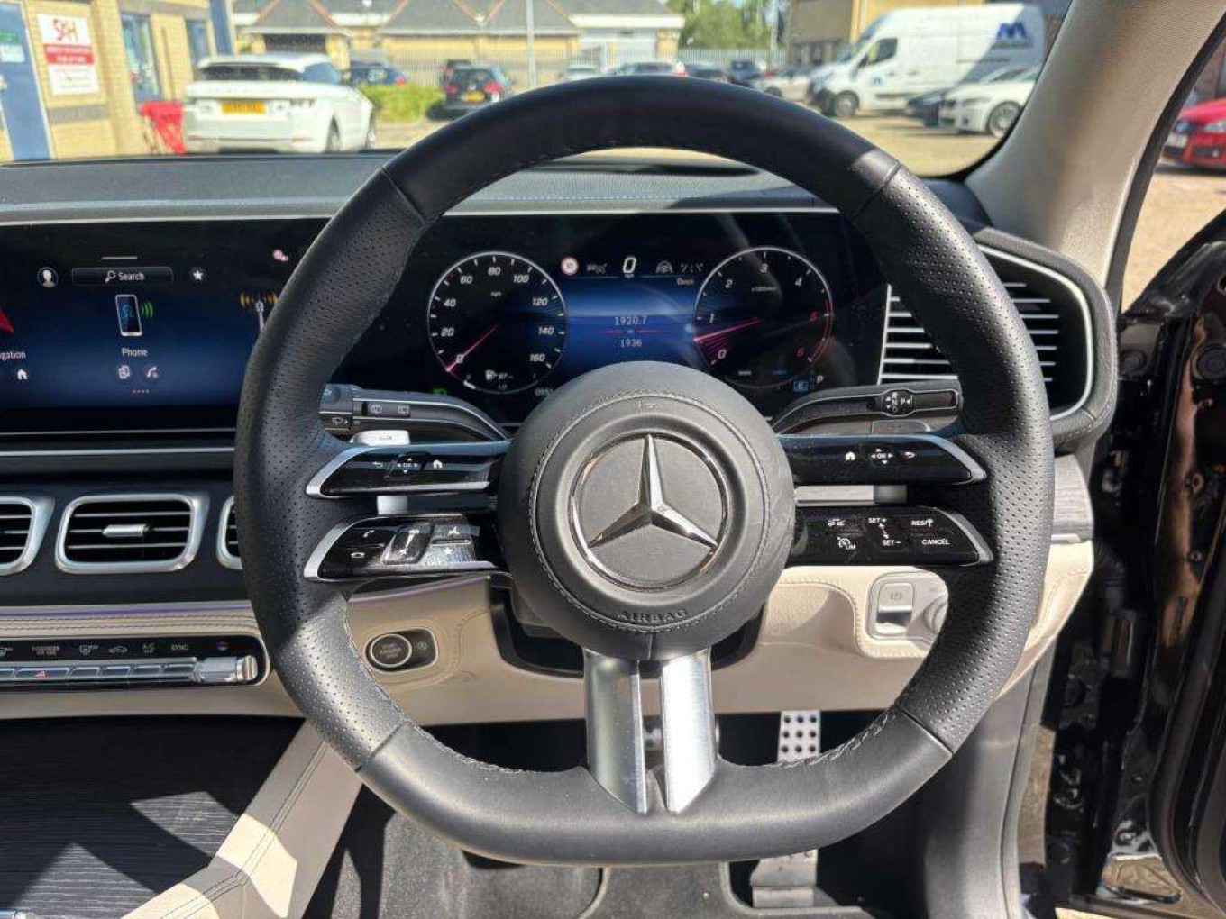 2025 Mercedes-Benz GLS thumbnail 15