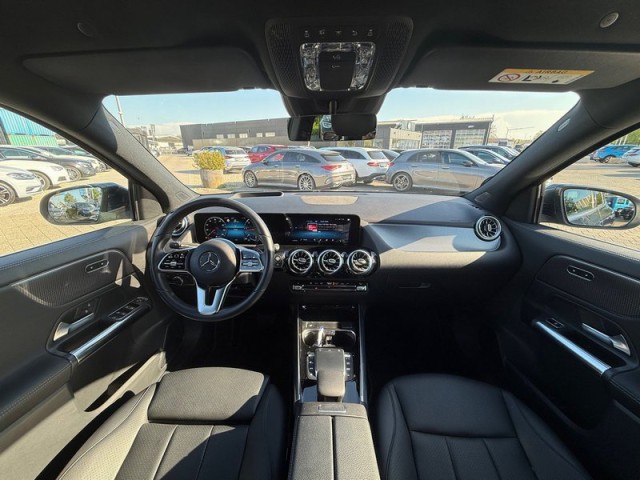 Mercedes-Benz GLA 220