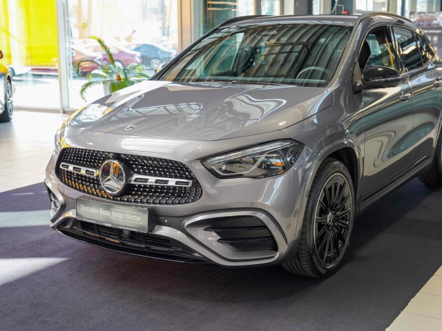 Mercedes-Benz GLA 220