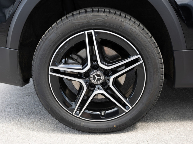 Mercedes-Benz GLB 220