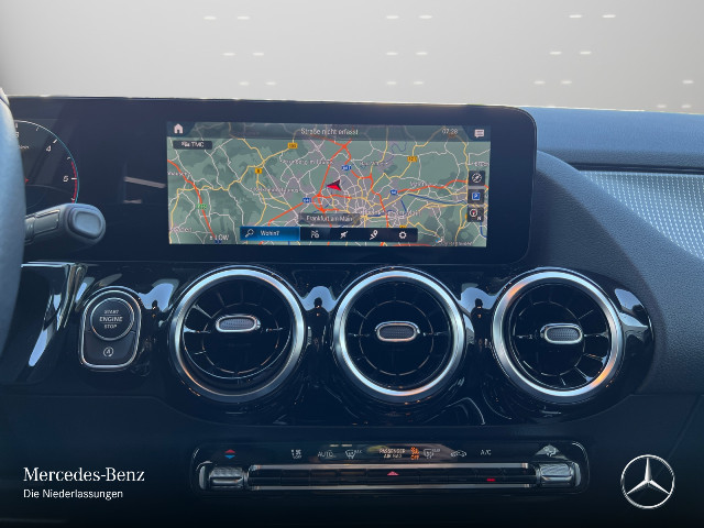 Mercedes-Benz GLA 220