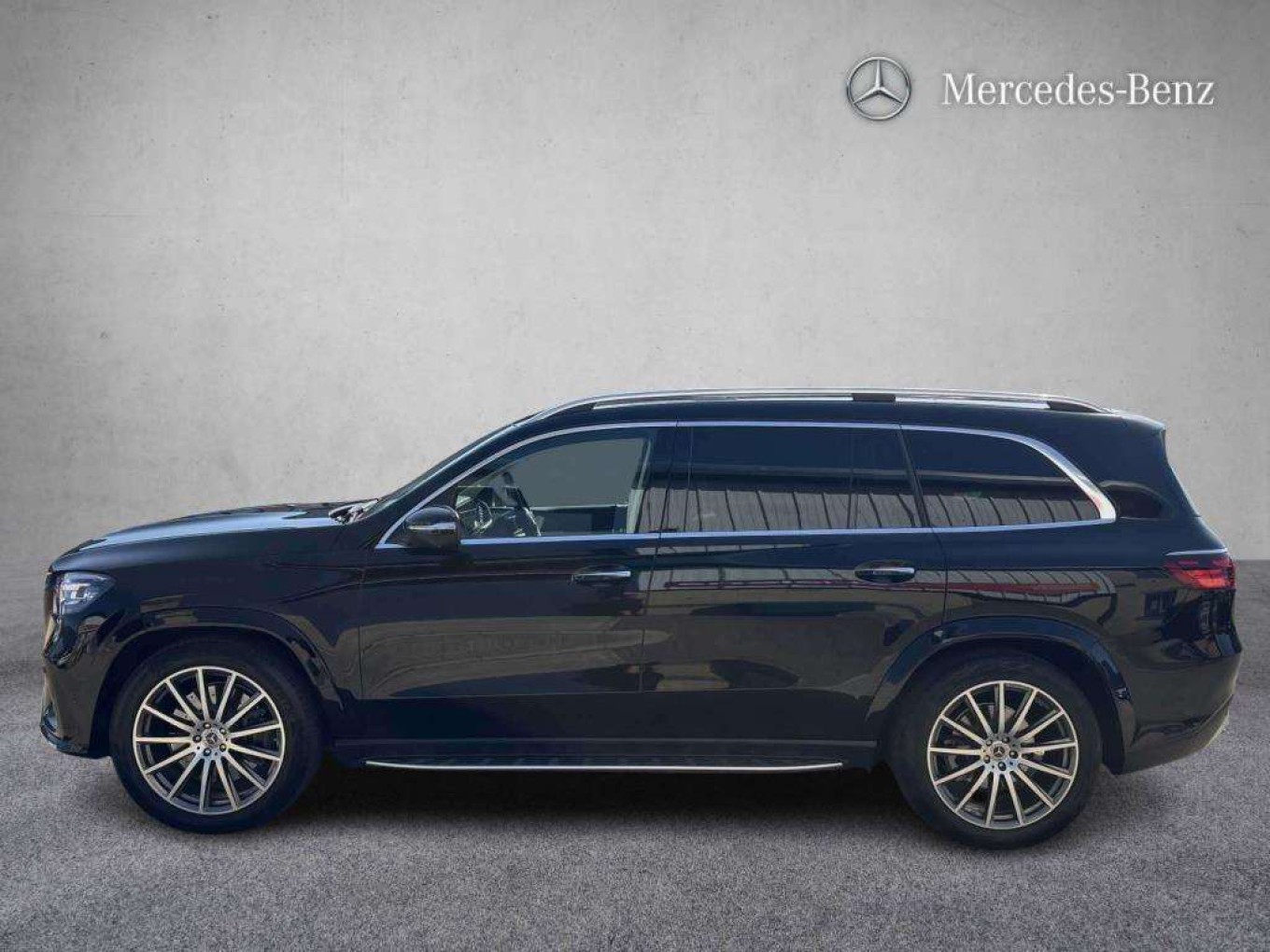 2025 Mercedes-Benz GLS thumbnail 6