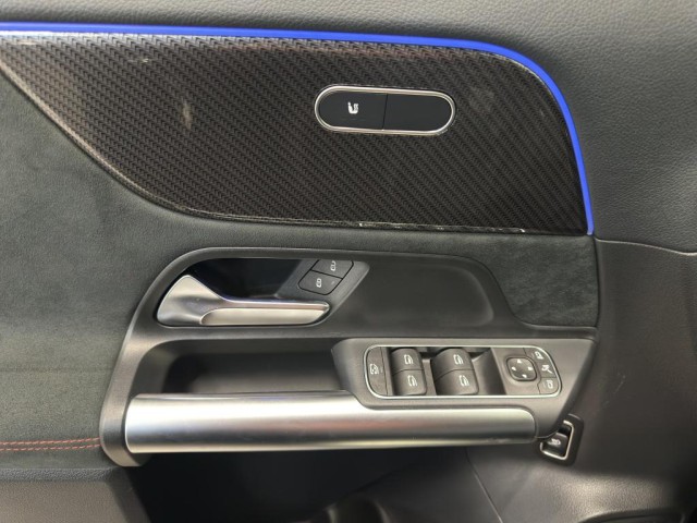 Mercedes-Benz GLA 220