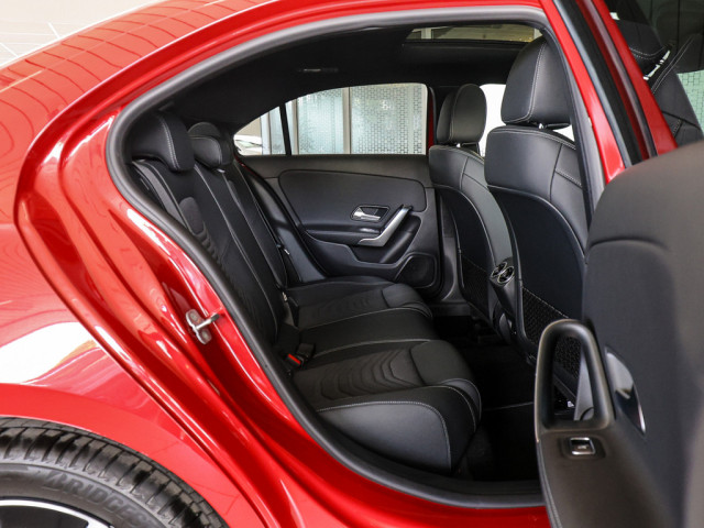 Mercedes-Benz A 220