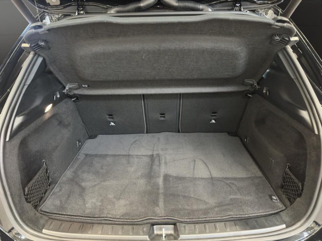 Mercedes-Benz GLA 220