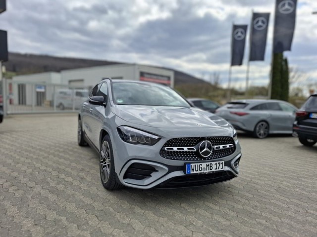 Mercedes-Benz GLA 220