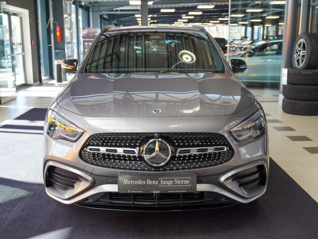 Mercedes-Benz GLA 220
