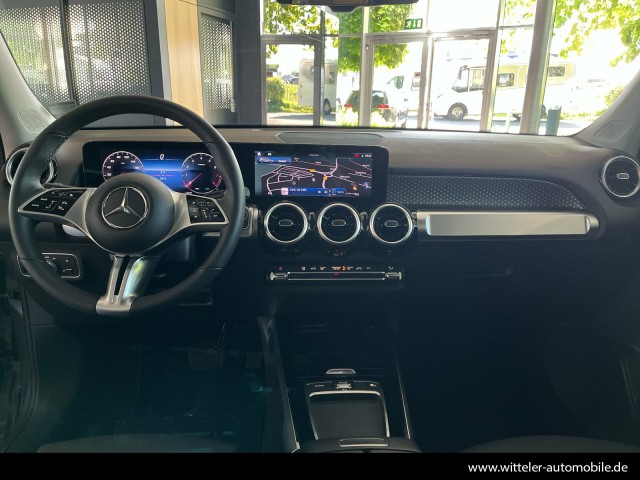 Mercedes-Benz GLB 220