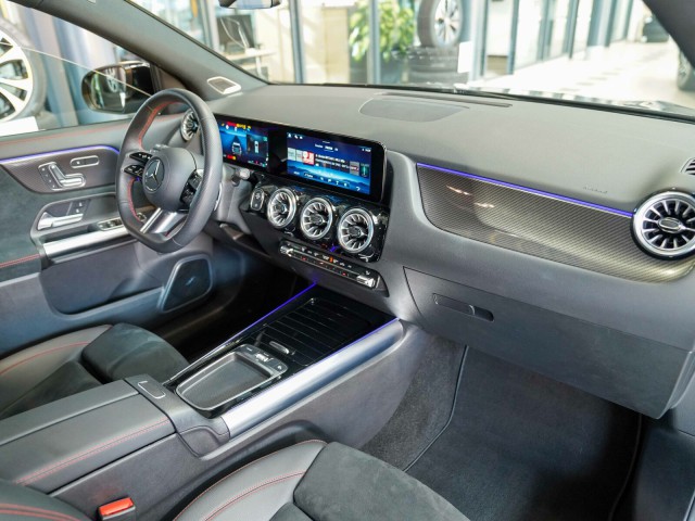 Mercedes-Benz GLA 220
