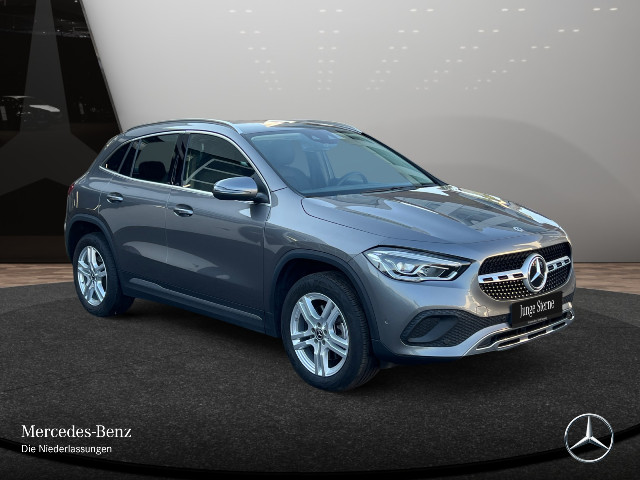Mercedes-Benz GLA 220