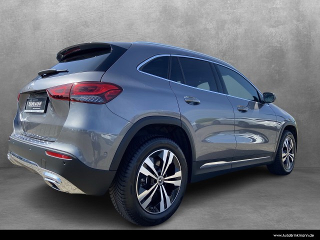 Mercedes-Benz GLA 220