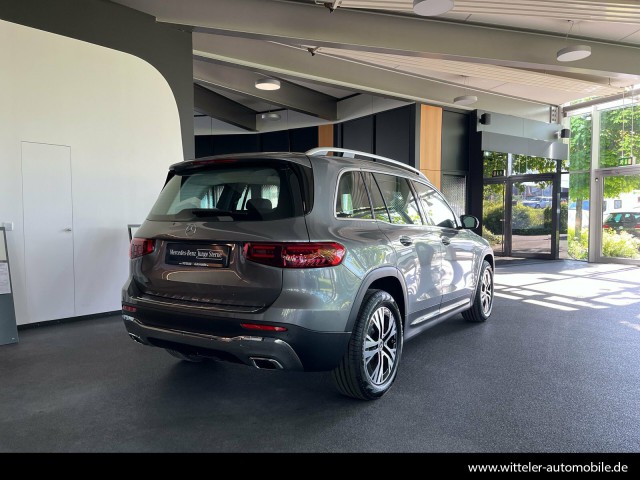 Mercedes-Benz GLB 220