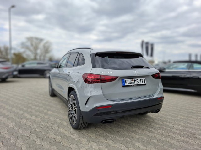 Mercedes-Benz GLA 220