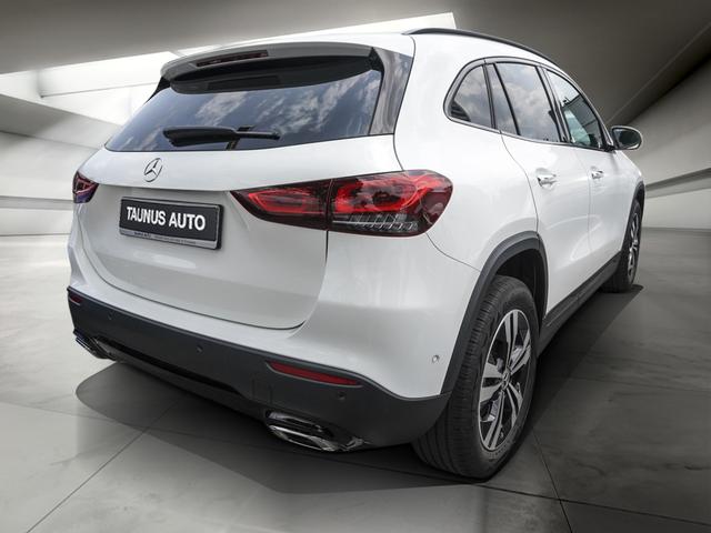 Mercedes-Benz GLA 220
