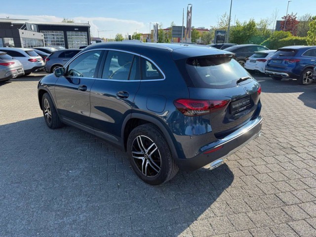 Mercedes-Benz GLA 220