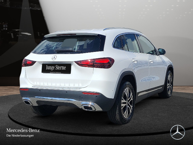 Mercedes-Benz GLA 220