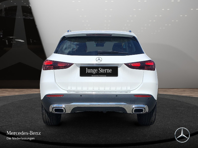 Mercedes-Benz GLA 220