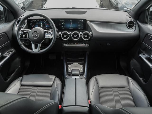 Mercedes-Benz GLA 220