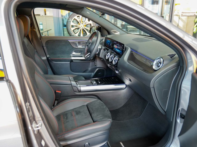 Mercedes-Benz GLA 220
