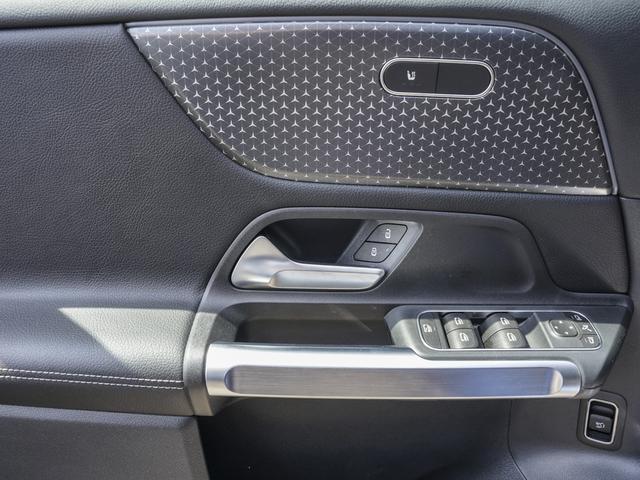 Mercedes-Benz GLB 180