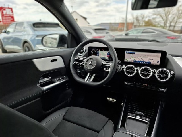 Mercedes-Benz GLA 220