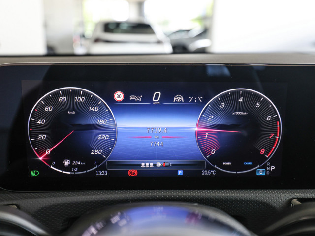 Mercedes-Benz A 220