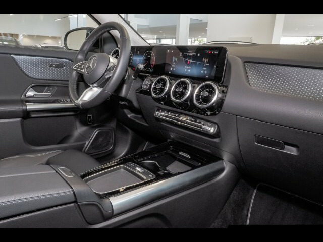 Mercedes-Benz GLA 220
