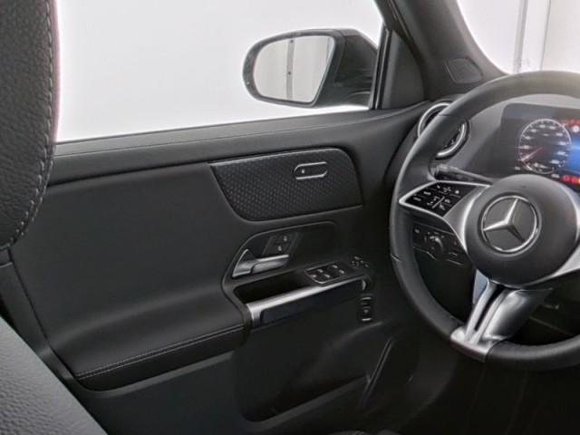 Mercedes-Benz GLB 250