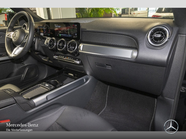 Mercedes-Benz GLB 180